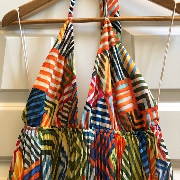 Alice + Olivia Ollie Handkerchief Printed Dress 10 - Picture 4 of 10